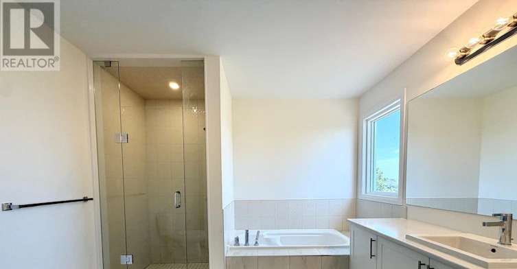 20 Royal Oak Crescent, Loyalist, ON, K0H 1G0 - 37