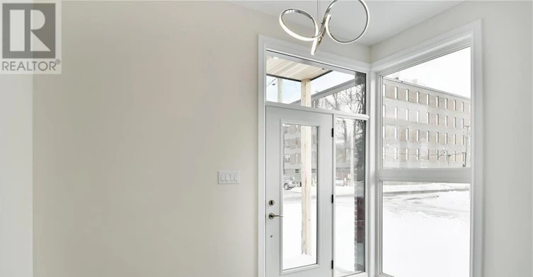 484 Woodland Avenue, Ottawa, ON, K2B 7C1 - 3