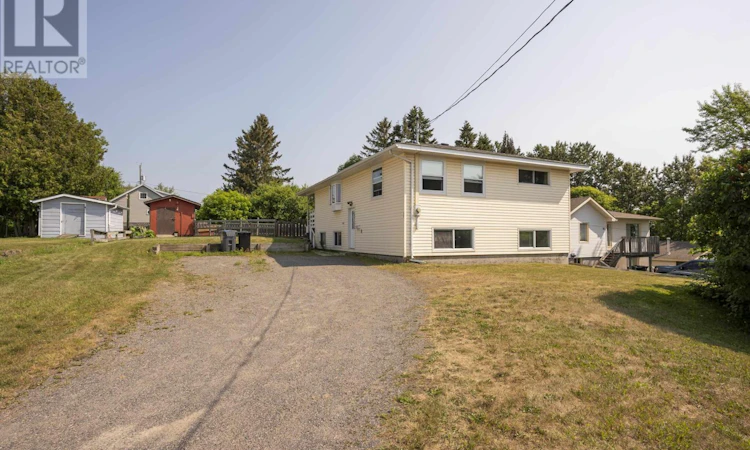 40 Lawrence Avenue
