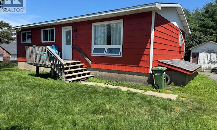 7 Donlyn Drive