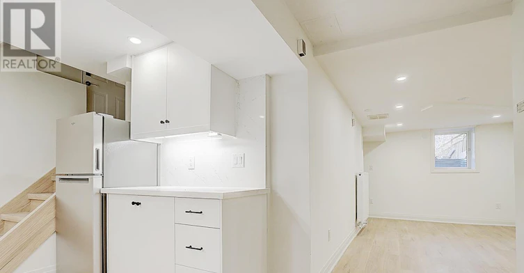 LOWER-75 Kendal Avenue, Toronto, ON, M5R 1L8 - 9