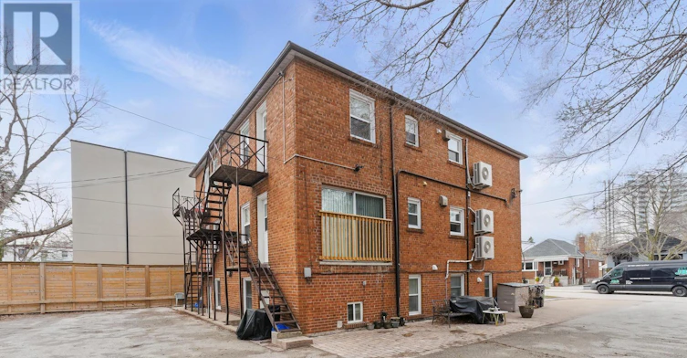 LOWER-9 Bracebridge Avenue, Toronto, ON, M4C 2X6 - 12