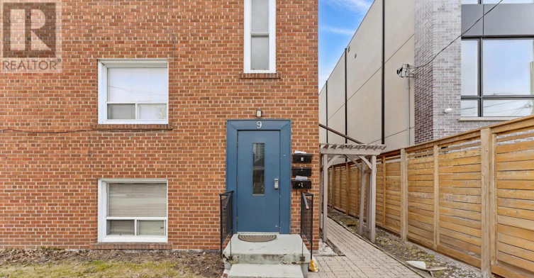 LOWER-9 Bracebridge Avenue, Toronto, ON, M4C 2X6 - 2