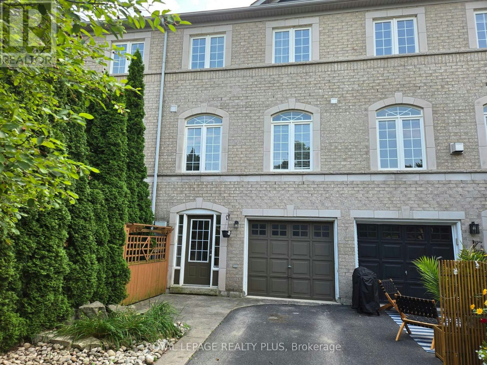 2333 Sutton Drive, Burlington, ON, L7L 6Y9