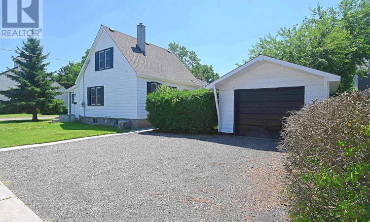52 Woodworth Avenue