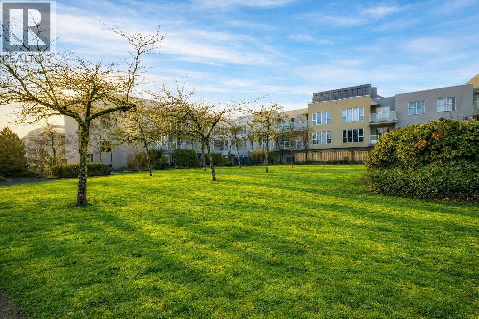 317-7800 St. Albans Road, Richmond, BC, V6Y 3Y5