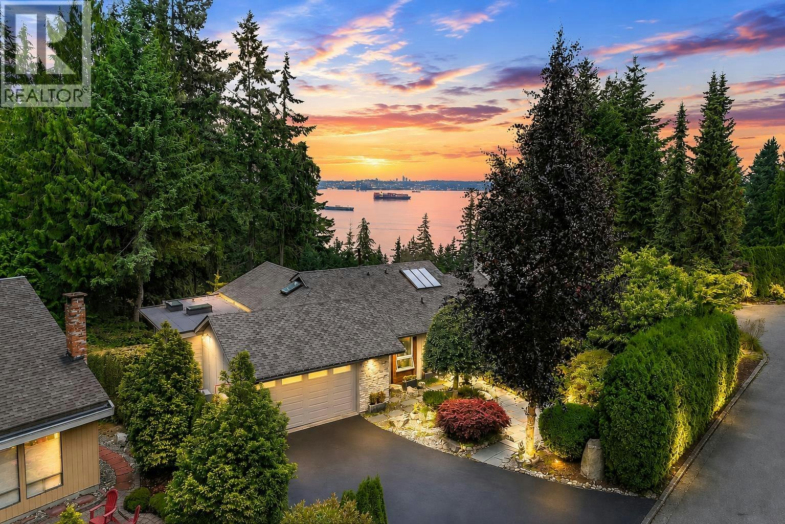 3706 Southridge Place, West Vancouver, BC, V7V 3H8
