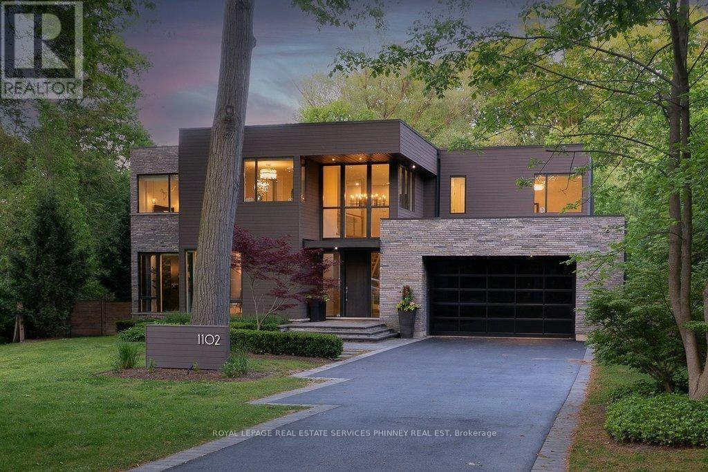 1102 Crestview Street, Oakville, ON, L6J 2C6