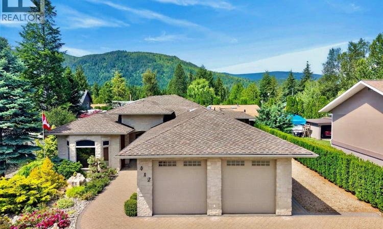 442 Cottonwood Avenue