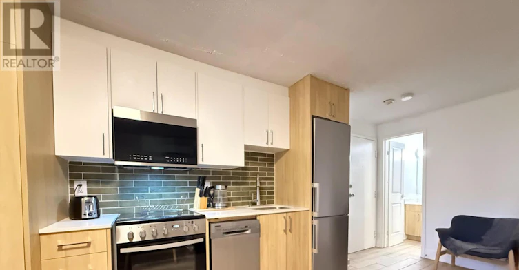 104-160 Dowling Avenue, Toronto, ON, M6K 3A6