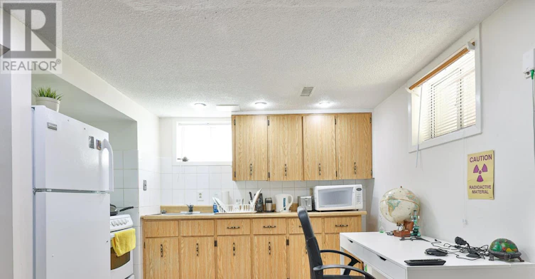 LOWER-283 Davisville Avenue, Toronto, ON, M4S 1H1 - 5