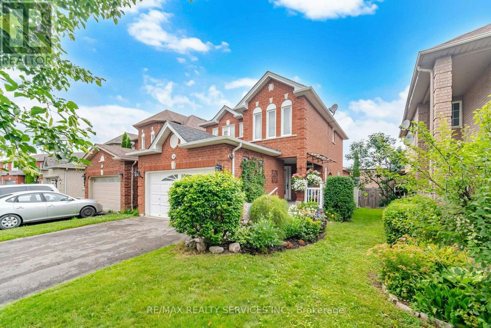 30 Henderson Crescent, New Tecumseth, ON, L9R 1Y3