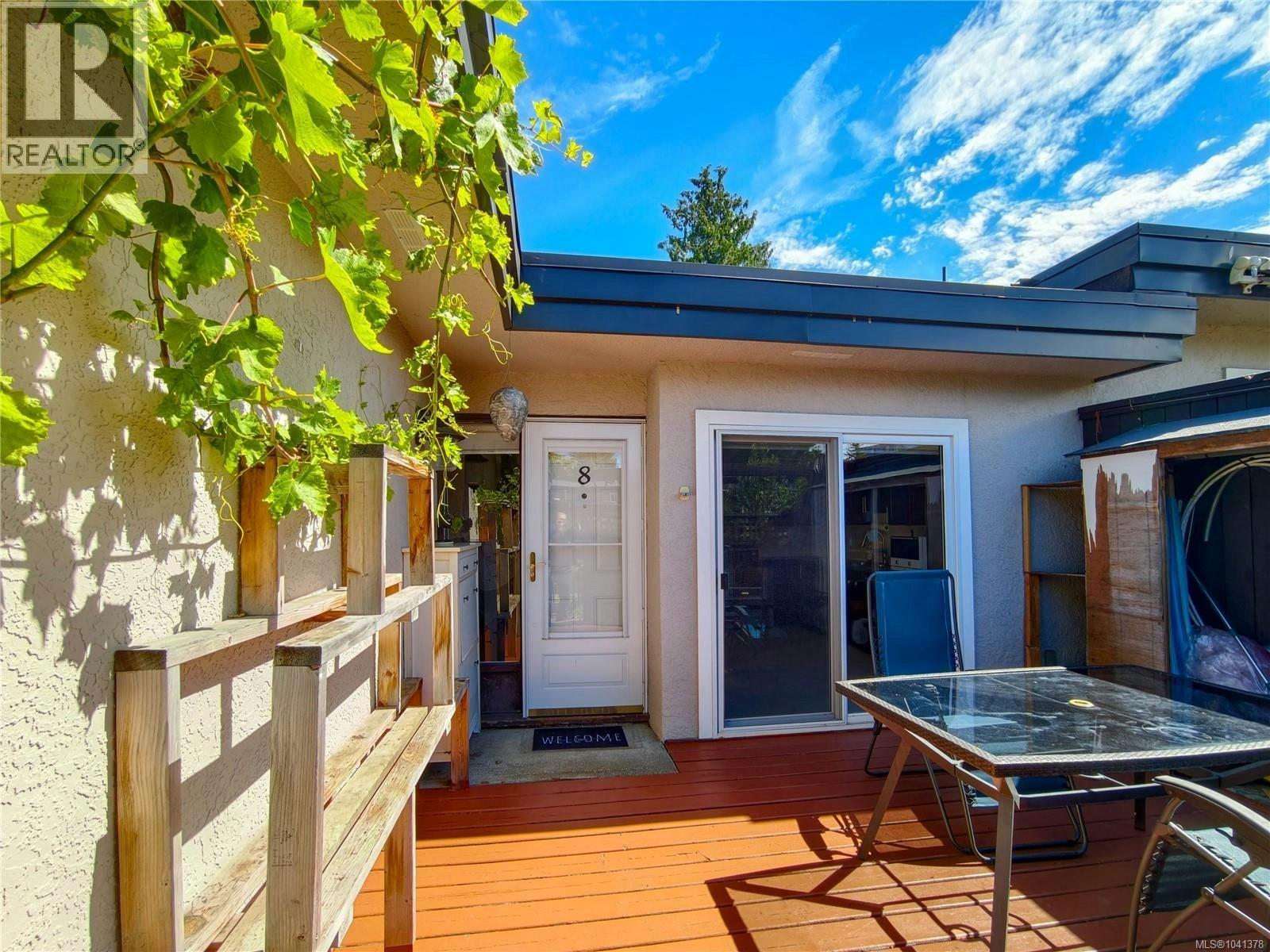 8-3060 Harriet Road, Victoria, BC, V9A 1T5