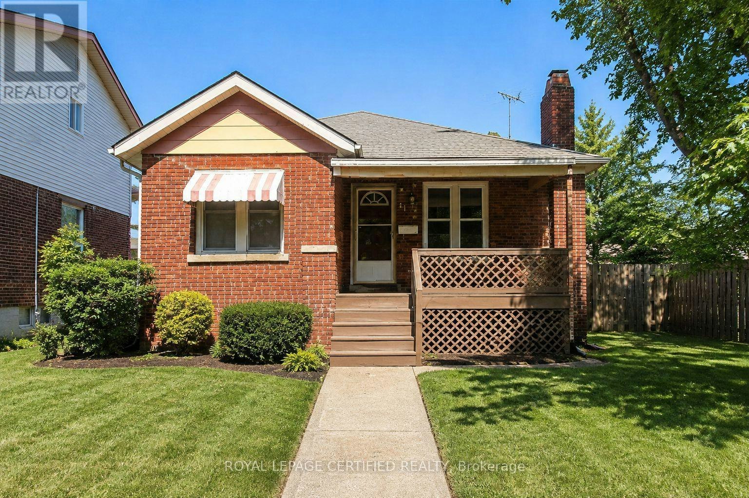 1184 Janette Avenue, Windsor, ON, N9A 5A7
