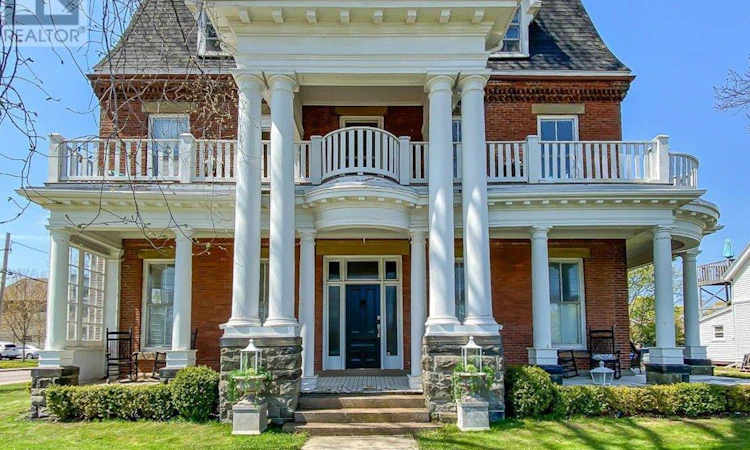 2 Ambrose Street