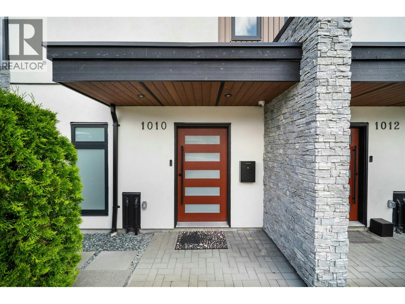 1010 Augusta Avenue, Burnaby, BC, V5A 2V4