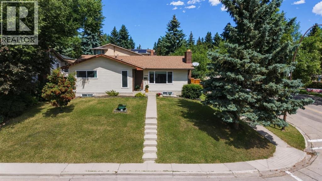 7304 Silver Springs Road NW, Calgary, AB, T3B 4E6