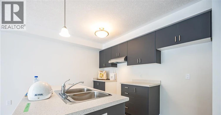18 Pine Warbler Street, Kitchener, ON, N2P 0L6 - 5