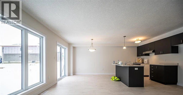 18 Pine Warbler Street, Kitchener, ON, N2P 0L6 - 8
