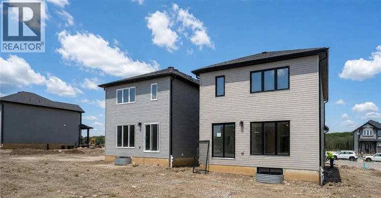 18 Pine Warbler Street, Kitchener, ON, N2P 0L6 - 18