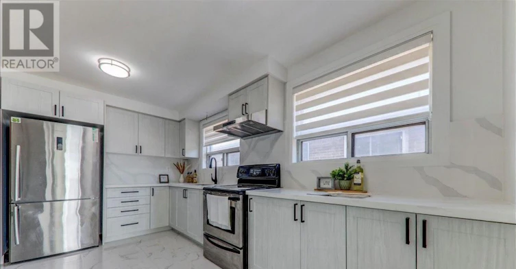 12 Primula Crescent, Toronto, ON, M9L 1K1 - 3