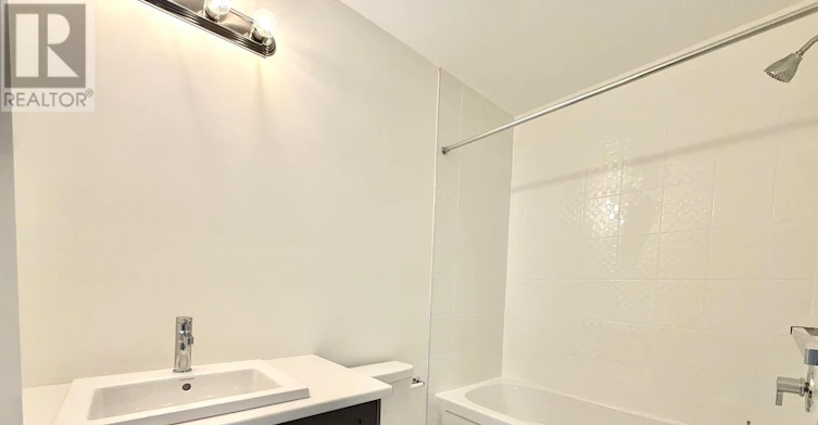 21 Royal Oak Crescent, Loyalist, ON, K0H 1G0 - 22