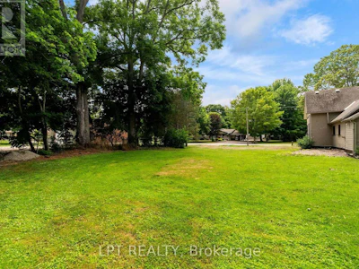 224 Roskeen Street - 5