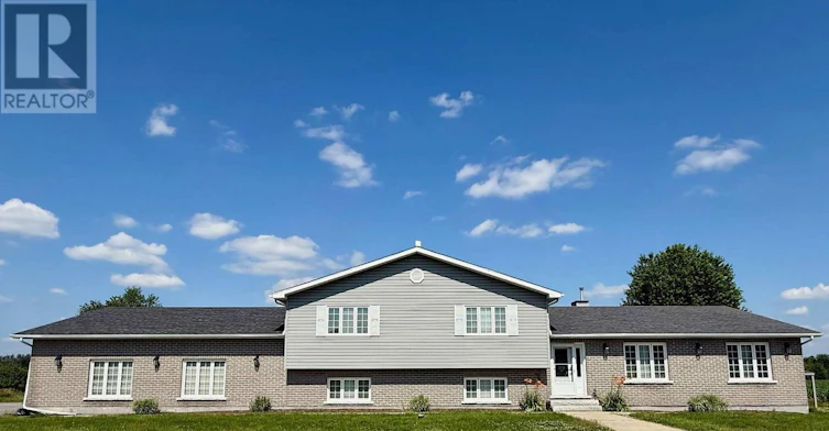 6537 First Line Road, Ottawa, ON, K0A 2E0