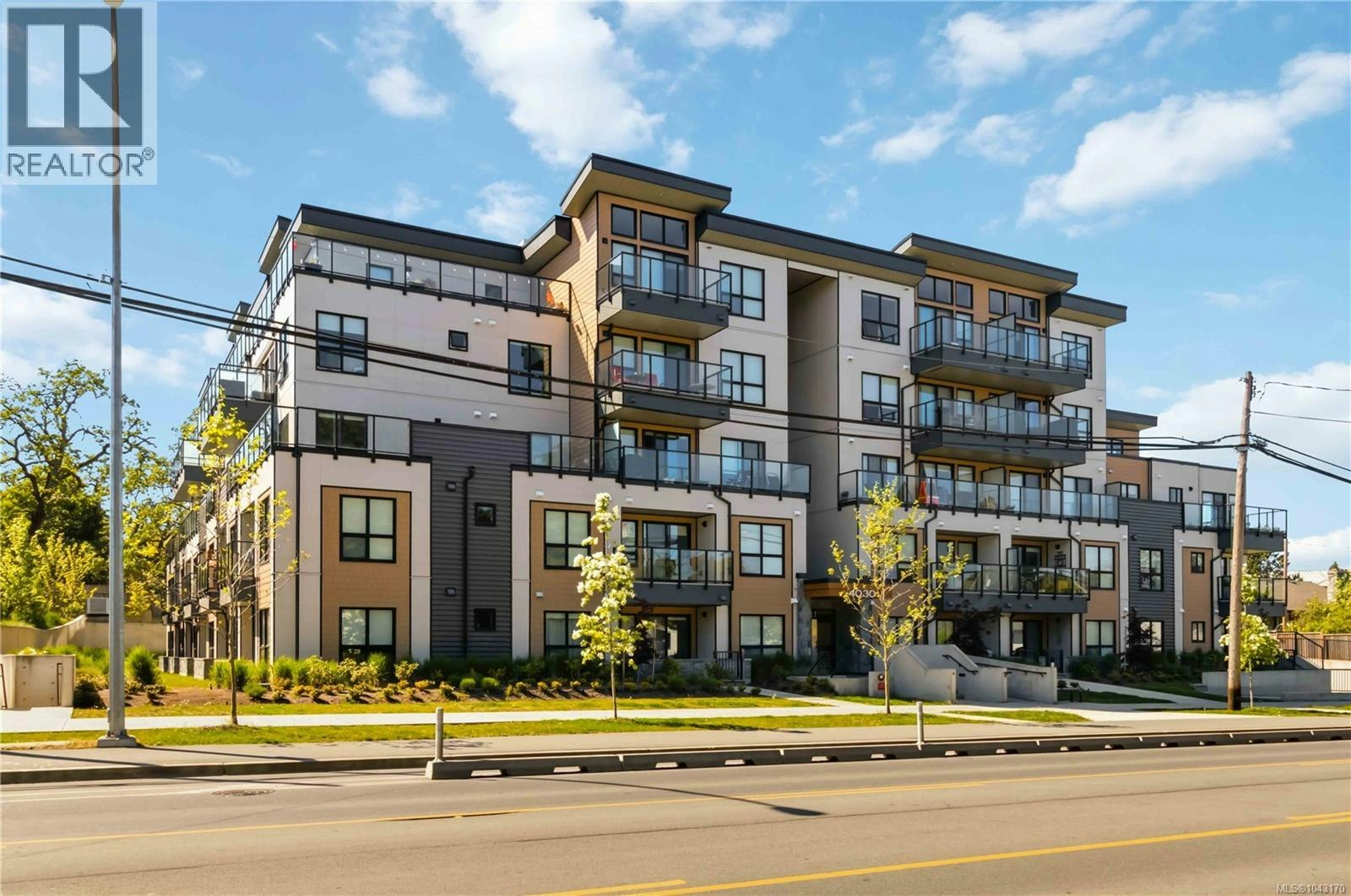 307-4030 Shelbourne Street, Saanich, BC, V8N 3E4