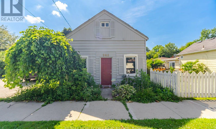 262 Pine Street