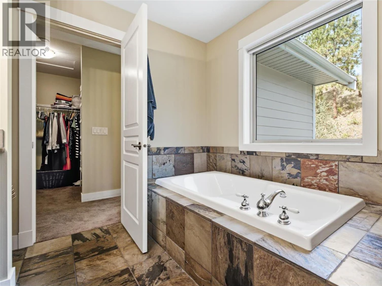 746 S Long Ridge Drive, Kelowna, BC, V1V 2R9 - 31
