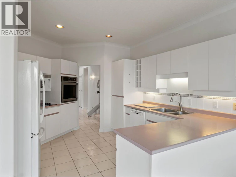 104-45 Hudson's Bay Trail, Kamloops, BC, V2C 6N5 - 6