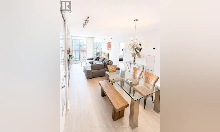 202-151 Dan Leckie Way