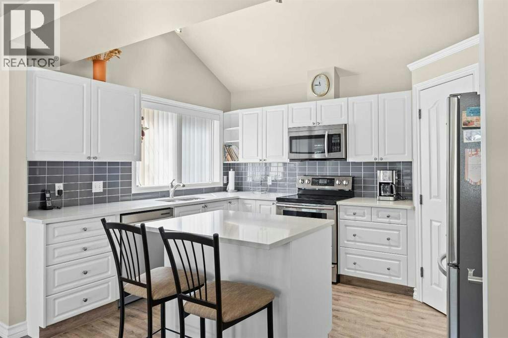 301-405 32 Avenue NW, Calgary, AB, T2K 0Z5