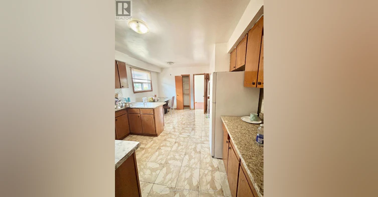 7276 Shallford Road, Mississauga, ON, L4T 2P7 - 4