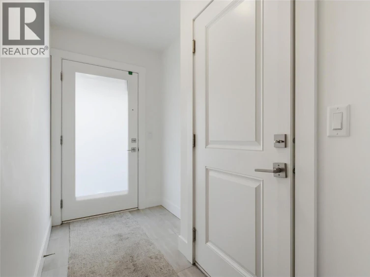 44-720 Valley Road, Kelowna, BC, V1V 0E1 - 4