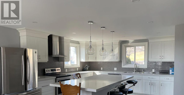 166 Collings Avenue, Bradford West Gwillimbury, ON, L3Z 1W1 - 2