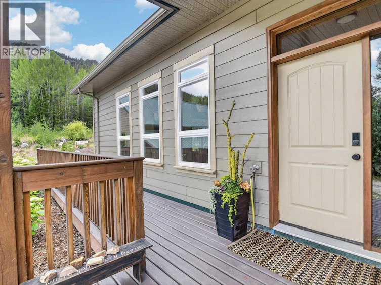 1124 W Fish Lake Road, Summerland, BC, V0H 1Z8 - 5
