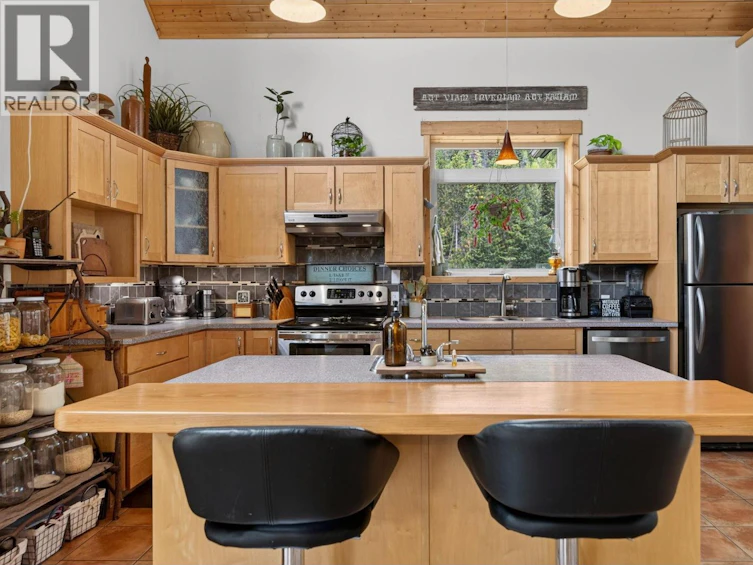 1124 W Fish Lake Road, Summerland, BC, V0H 1Z8 - 18