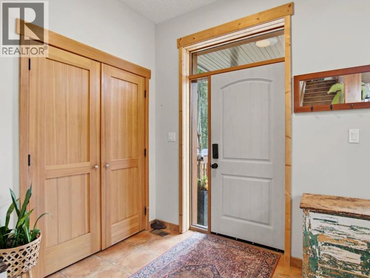 1124 W Fish Lake Road, Summerland, BC, V0H 1Z8 - 7