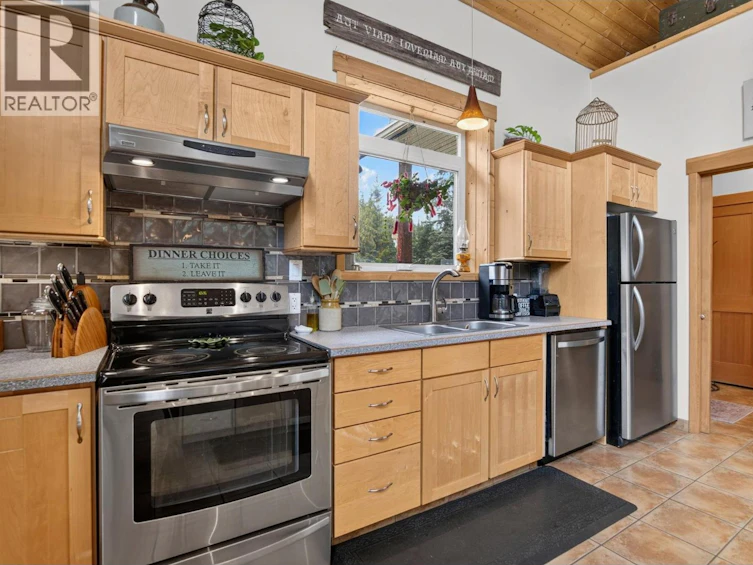 1124 W Fish Lake Road, Summerland, BC, V0H 1Z8 - 23