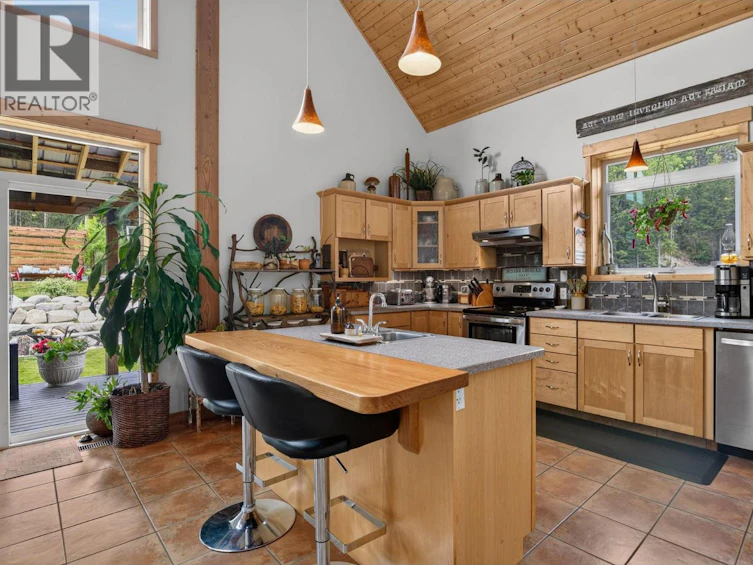 1124 W Fish Lake Road, Summerland, BC, V0H 1Z8 - 17