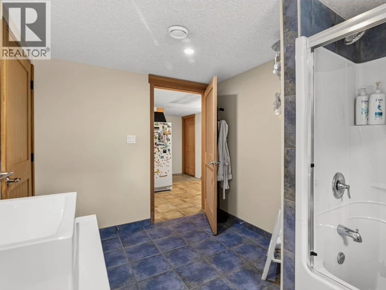 1124 W Fish Lake Road, Summerland, BC, V0H 1Z8 - 50