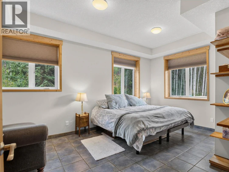 1124 W Fish Lake Road, Summerland, BC, V0H 1Z8 - 37
