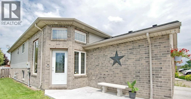 1526 Highnoon Drive, Windsor, ON, N9G 3B6 - 2