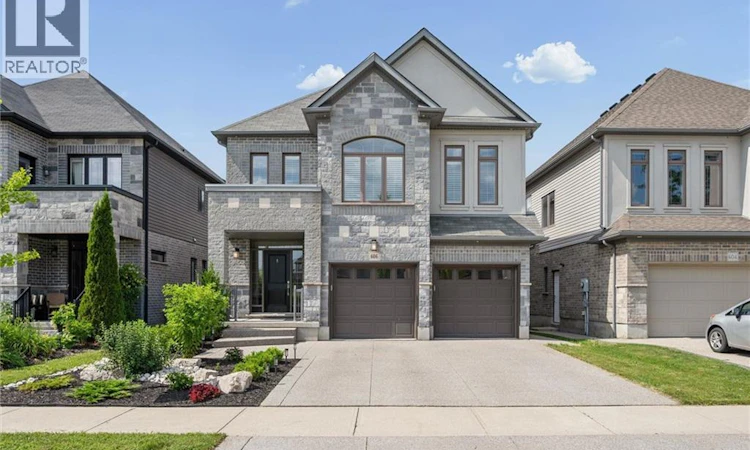 606 Pinery Trail