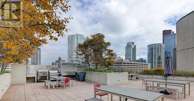 108-111 Elizabeth Street, Toronto, ON, M5G 1P7 - 11