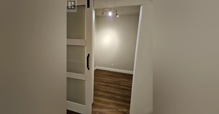 108-111 Elizabeth Street, Toronto, ON, M5G 1P7 - 10