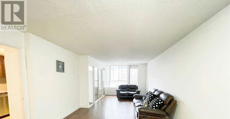 404-717 Bay Street, Toronto, ON, M5G 2J9 - 3