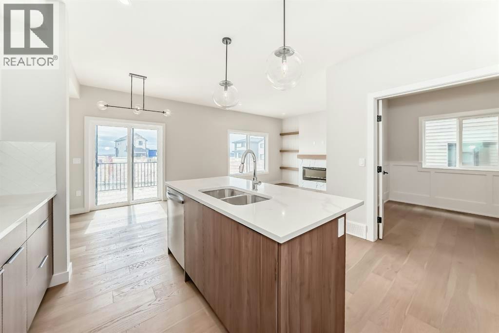 4 Heritage Mews, Cochrane, AB, T4C 2J8